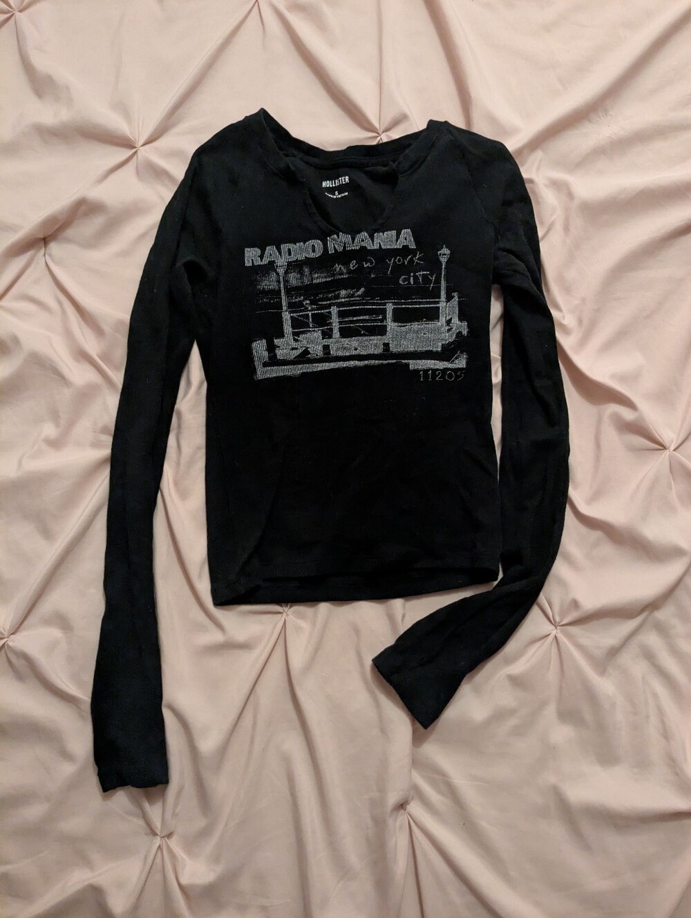 Hollister Radio Mania New York Long Sleeve Graphic Tee
